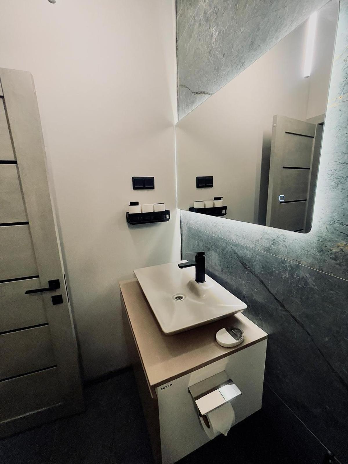 Mondden Penthouse *