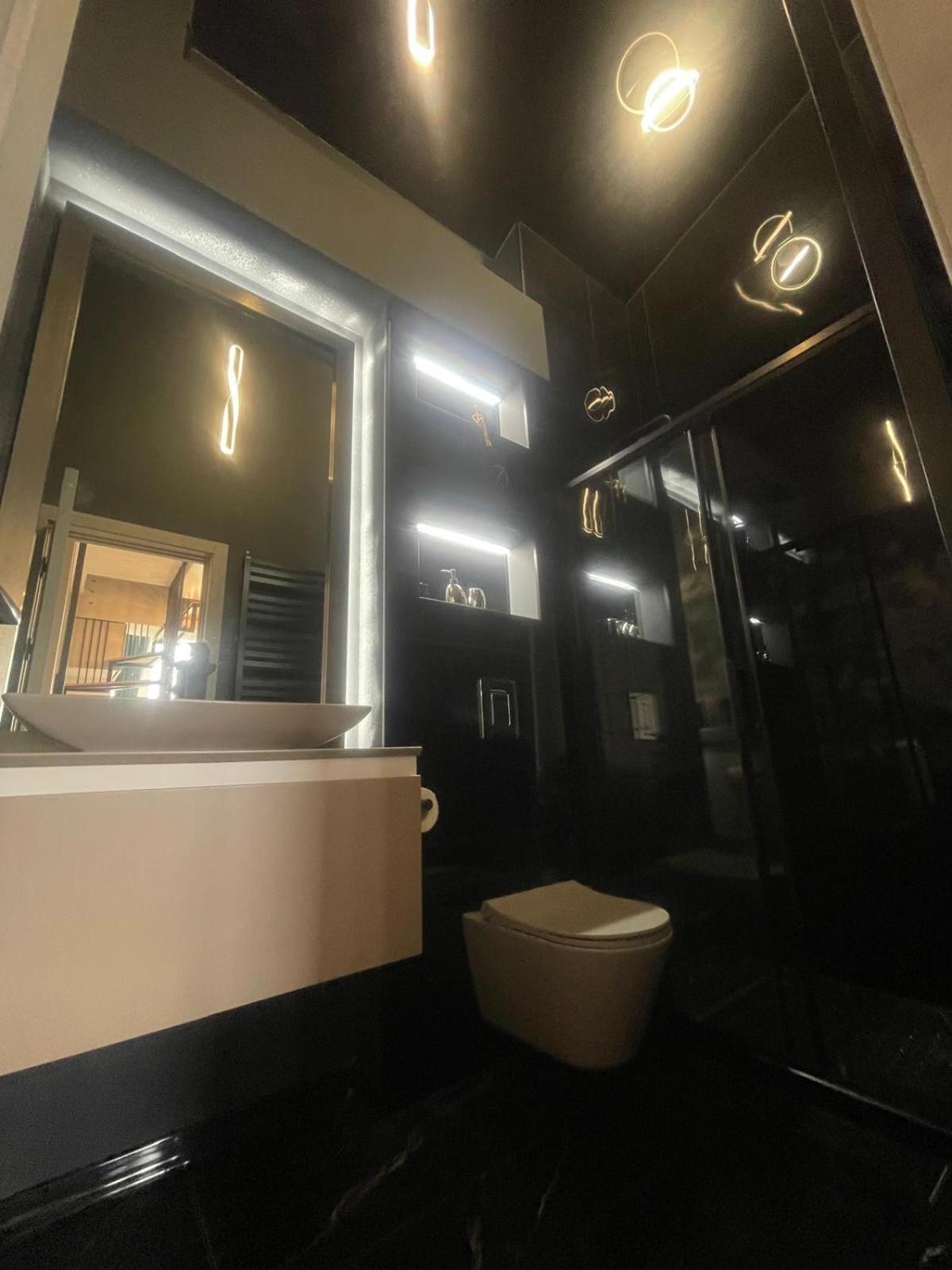 Апартаменти Mondden Penthouse *